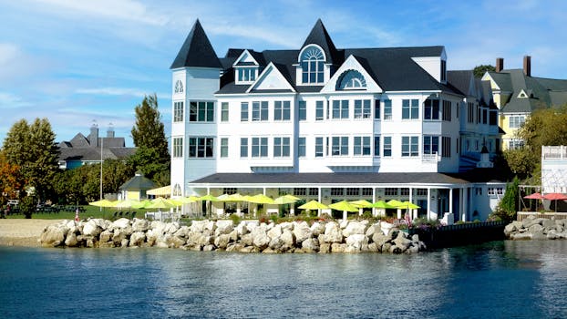 Lakeside Resorts With Elegant Waterfront Suites