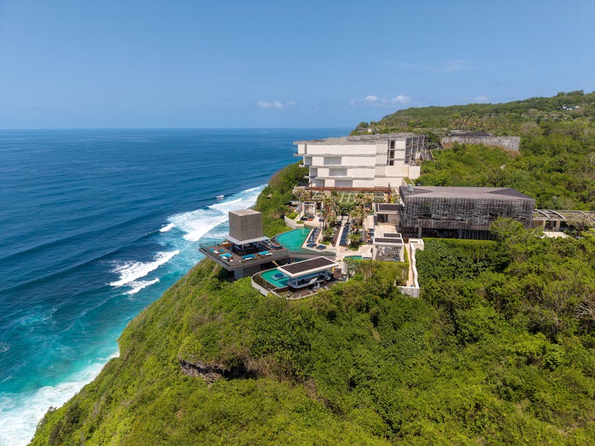 Luxury Cliffside Resorts With Panoramic Ocean Views