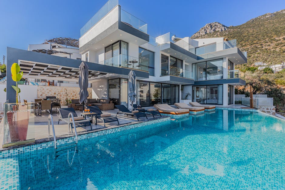 Luxury Glass Dome Resorts With Infinity Snow Views