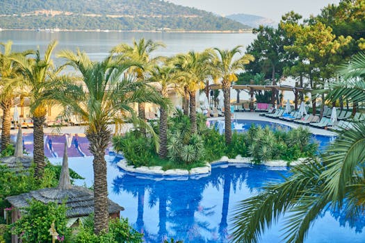 Luxury Island Hotels Offering Elevated Sunset Decks
