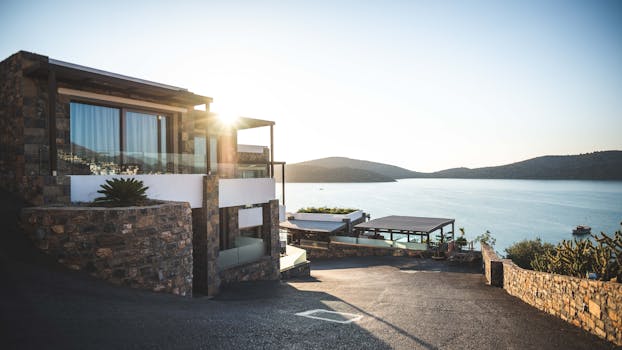 Luxury Lakefront Villas With Stunning Mountain Views