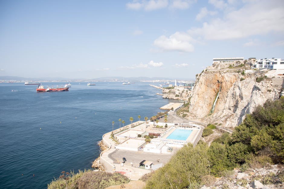Luxury Shoreline Hotels With Scenic Cliff Views