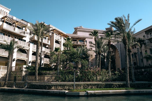 Luxury Waterfront Hotels With Stunning Landscapes